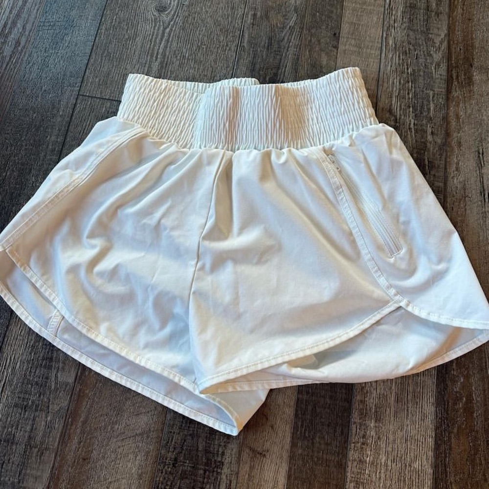 🤍white shorts from Amazon 🤍